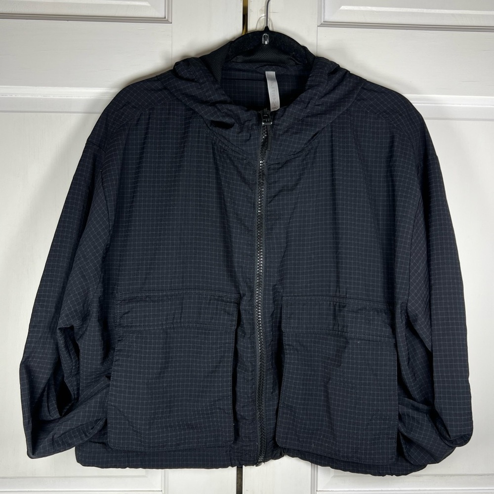 Fabletics Pristine Cond Ripstop Cropped Cargo Jacket in Grid Pattern Size Large - Picture 3 of 10